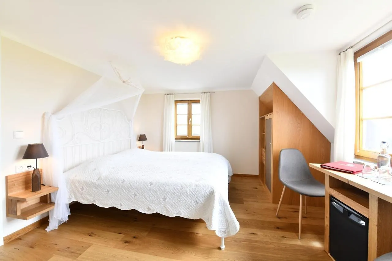 Hotel Montfort-Schloessle Линдау