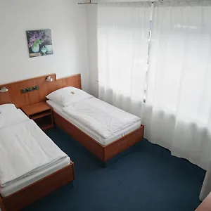 https://kleine-oase-am-airport.dusseldorf-hotel.net